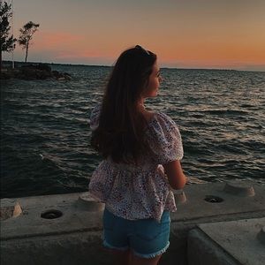 Meet your Posher, Abi